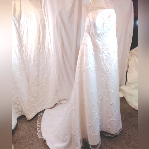 Olay cassini wedding dress - Picture 4 of 16